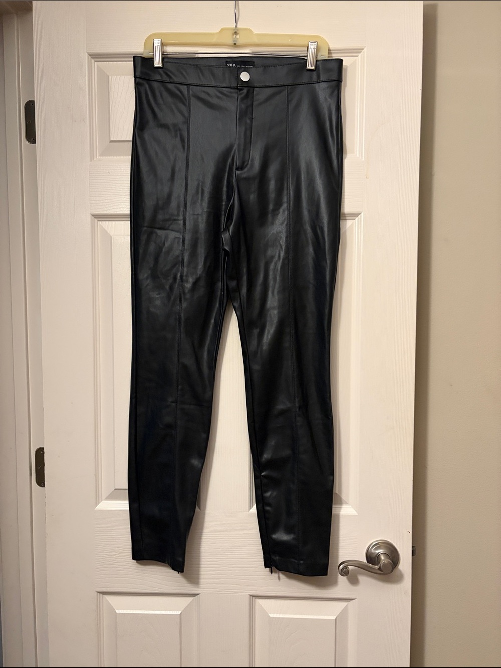 Subcategory selection for men's pants image